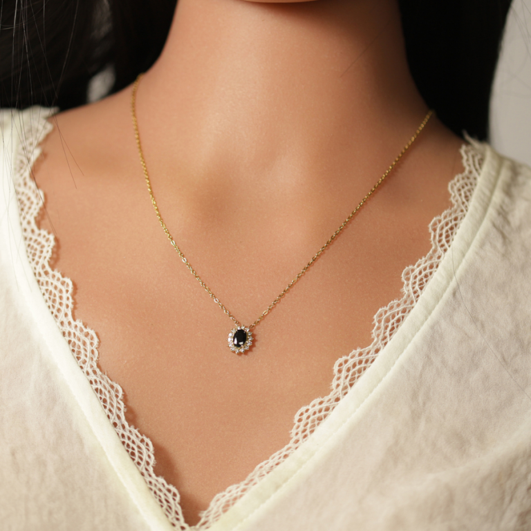 Collier en acier doré pendentif oxyde noir contour oxydes blancs - 38+5cm - Vue 20