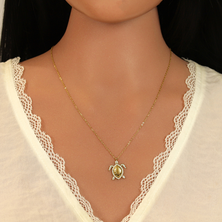 Collier en acier dor� pendentif tortue avec oxydes blancs sertis - 45+5cm - Vue 20