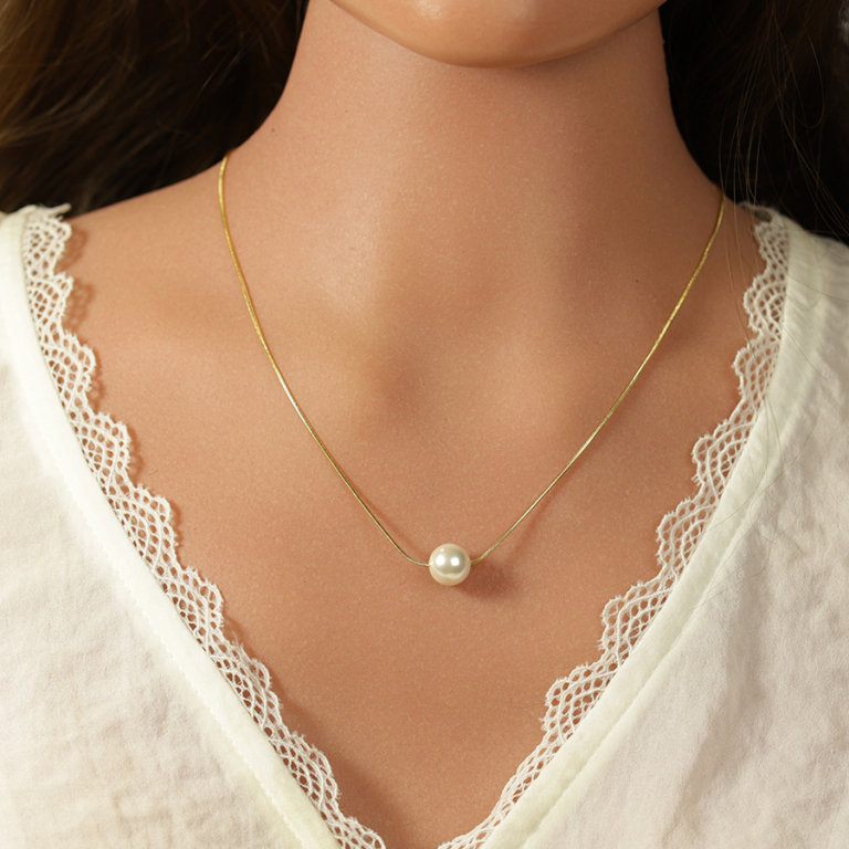 Collier en acier dor� chaine maille \