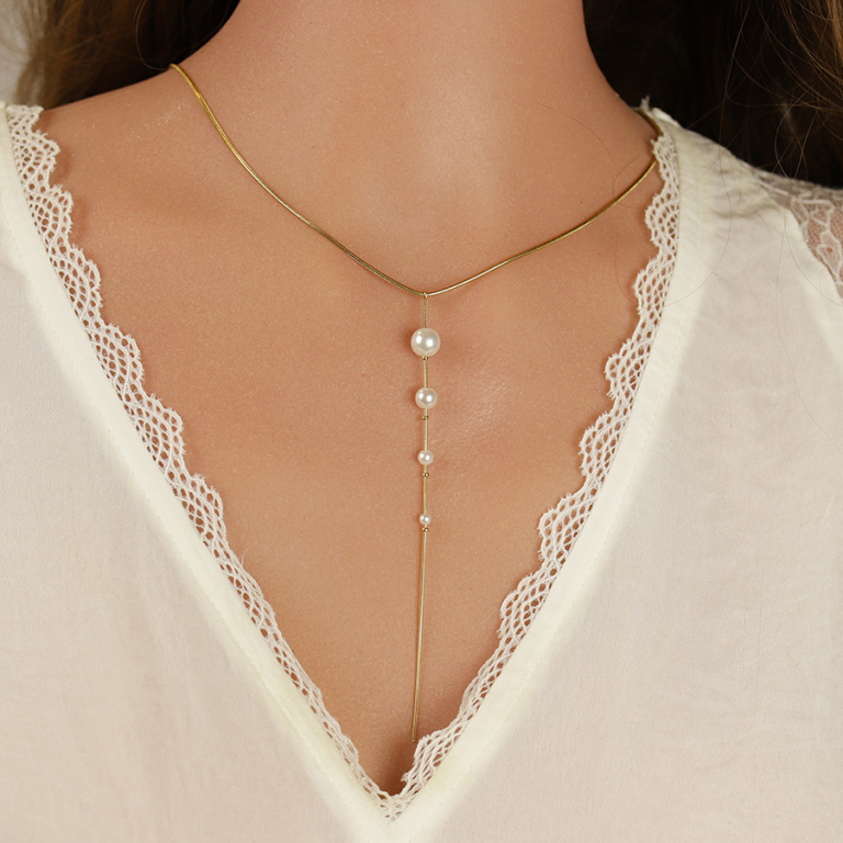 Collier en acier dor cravate quatre perles imitation blanche - 42+5cm - Vue 20
