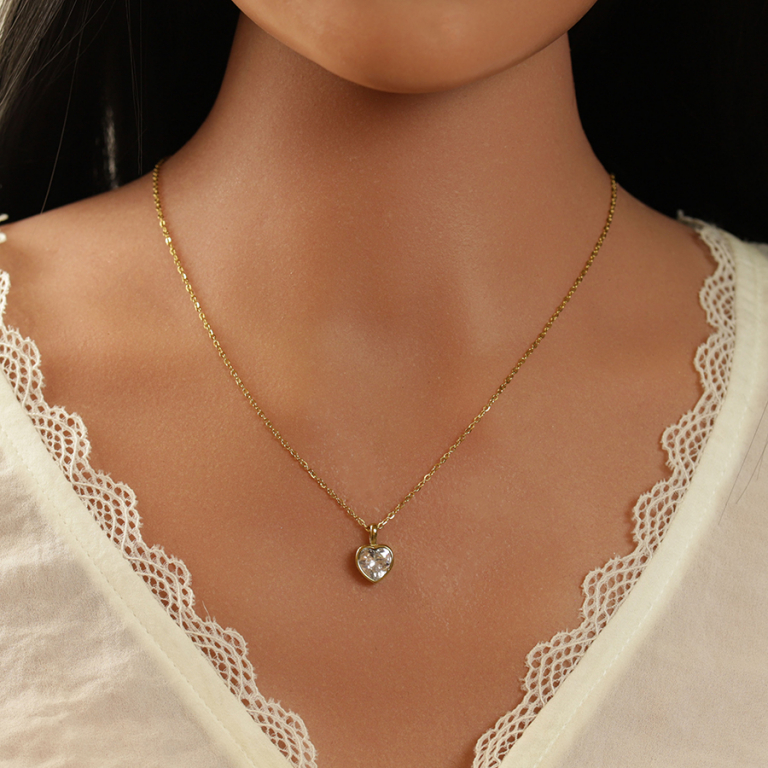 Collier en acier dor� avec  pendentif coeur d\'oxyde blanc serti clos - 40+5cm - Vue 20