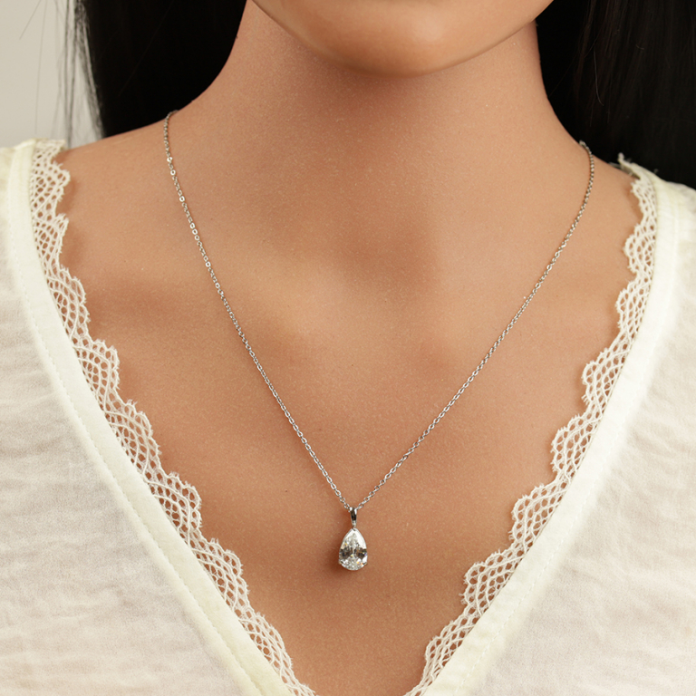 Collier en acier forme goutte d\'oxyde blanc serti 0.81cm x 0.26cm  - 38+5cm - Vue 20