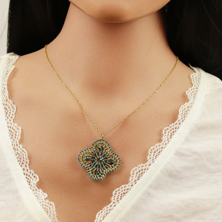 Collier en acier dor� pendentif forme fleur couleur turquoise - 42+10cm - Vue 20