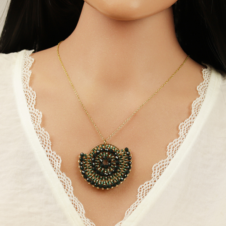 Collier en acier dor� pendentif rond boh�me avec pierres vertes, noires et dor�es - 42+10cm - Vue 20