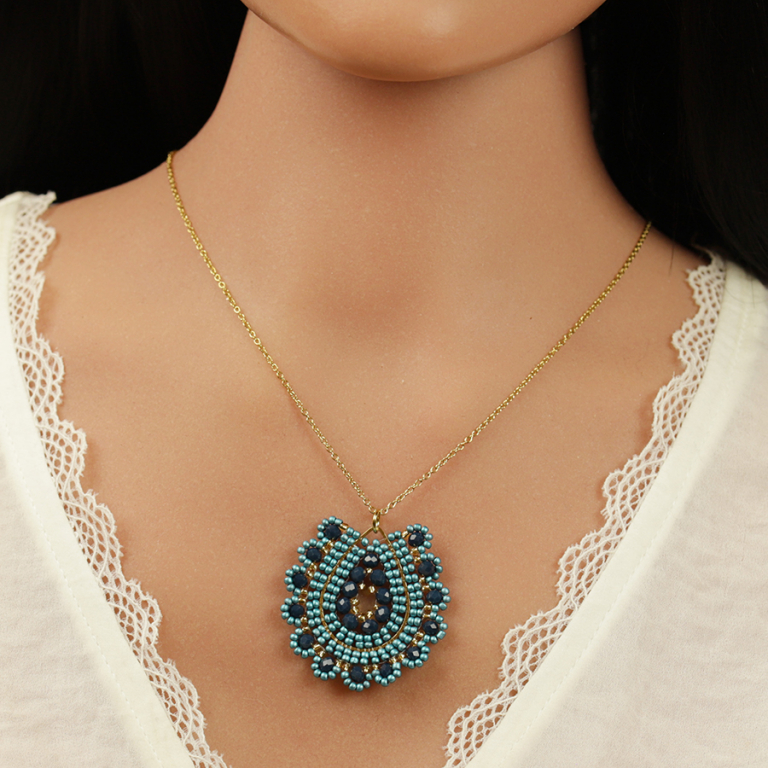 Collier en acier dor� pendentif rond avec pierres dor�es et diff�rents bleus - 42+10cm - Vue 20