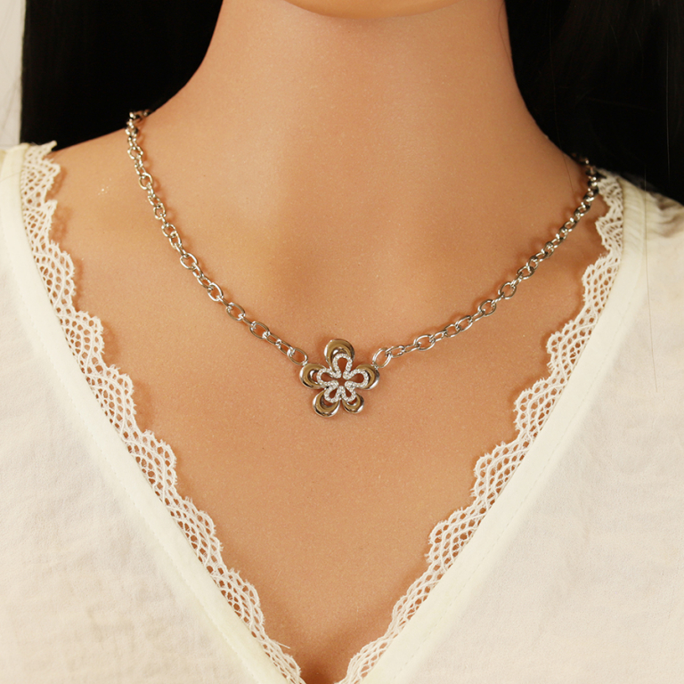 Collier en acier fleur avec oxydes blancs - 38+4cm - Vue 20
