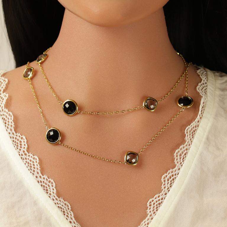 Collier en acier dor� sautoir d\'oxydes carr�s noirs et gris - Vue 20