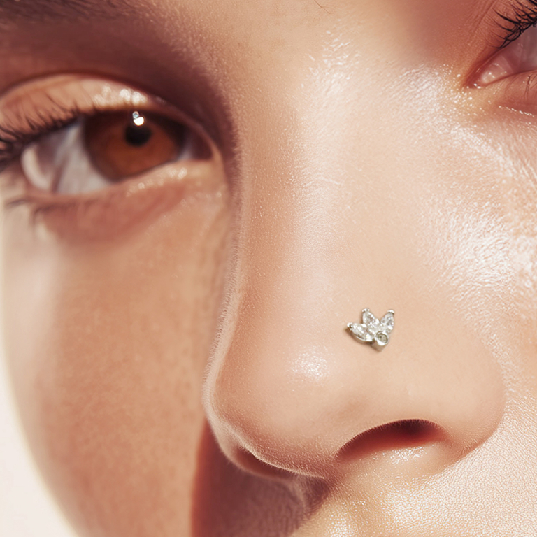 Piercing de nez acier oxydes blancs forme fleur - Vue 20