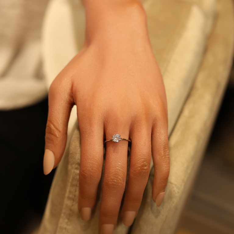 Bague en acier solitaire oxyde blanc 6mm serti 6 griffes - Vue 20
