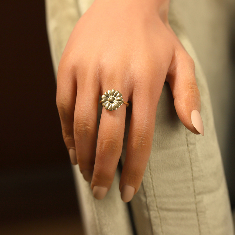 Bague en acier doré motif fleur 16mm - Vue 20