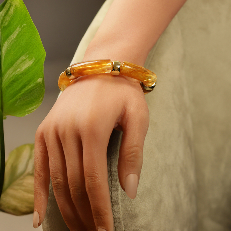 Bracelet extensible couleur ambre miel �  anneaux dor�s - Vue 20
