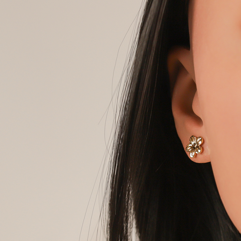 Boucles d\'oreille tige en plaqu� or motif fleur - Vue 20