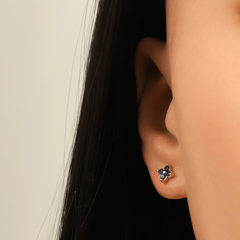 Boucles d\'oreille tige en plaqu� or fleur d\'oxydes bleus - Vue 20