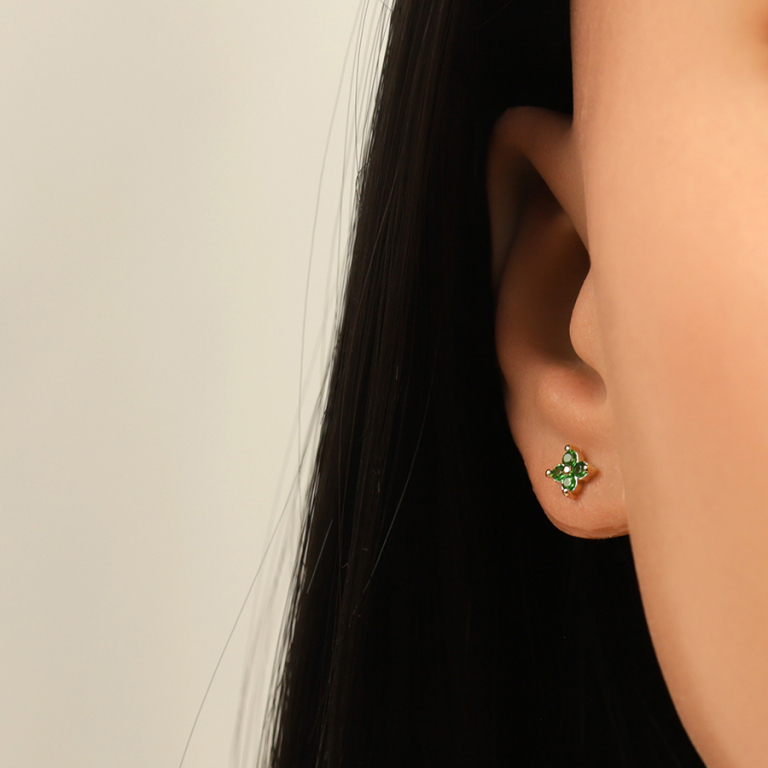 Boucles d\'oreille tige en plaqu� or fleur d\'oxydes verts - Vue 20