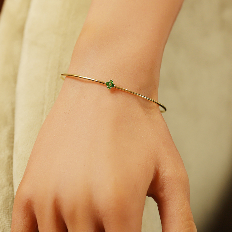 Bracelet en plaqu� or jonc ouvert avec fleur d\'oxydes verts - Vue 20