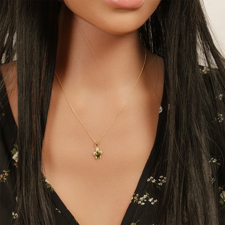 Collier en plaqué or chaîne avec pendentif tortue oxyde vert et blancs 42+3cm - Vue 20