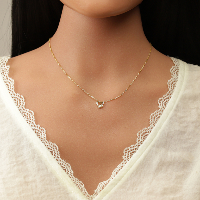 Collier en plaqu� or coeurs entrem�l�s et oxydes blancs - 38+4cm - Vue 20