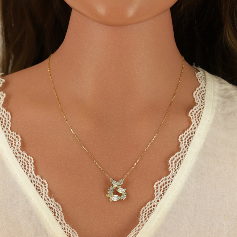 Collier en plaqu� or pendentif trois papillons formant une ronde orn�s d\'oxydes blancs sertis -40+5cm - Vue 20