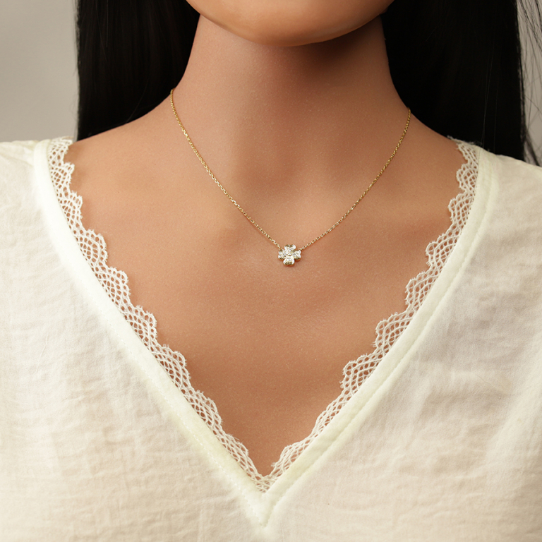 Collier en plaqu� or tr�fles avec oxydes blancs - 38+4cm - Vue 20