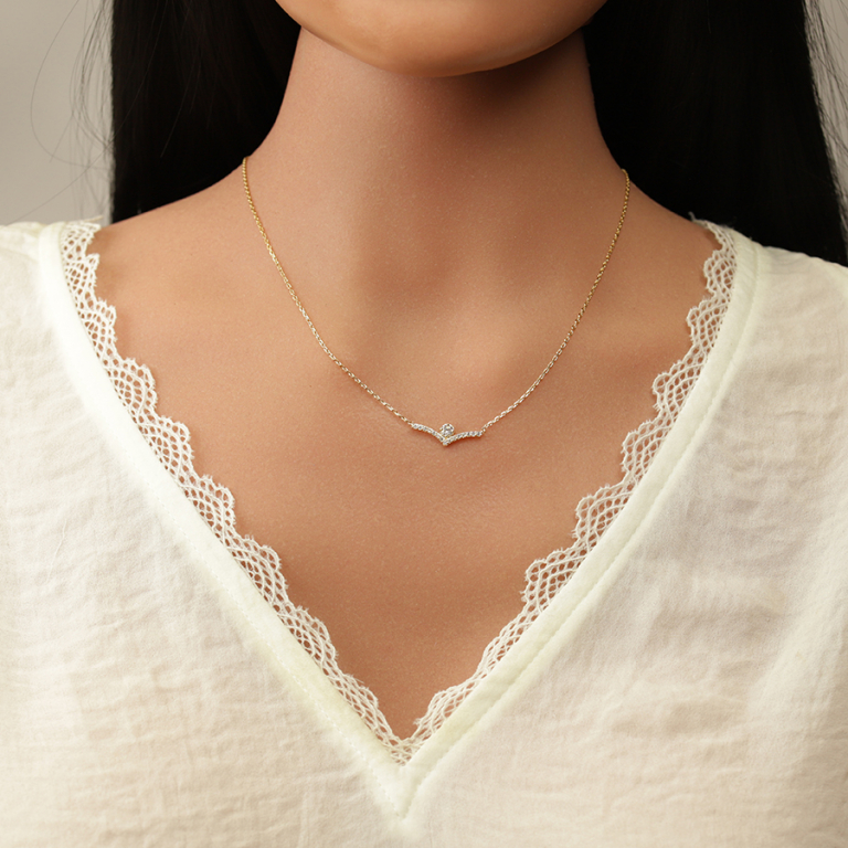 Collier en plaqu� or avec pierre centrale et oxydes blancs sertis - 38+4cm - Vue 20