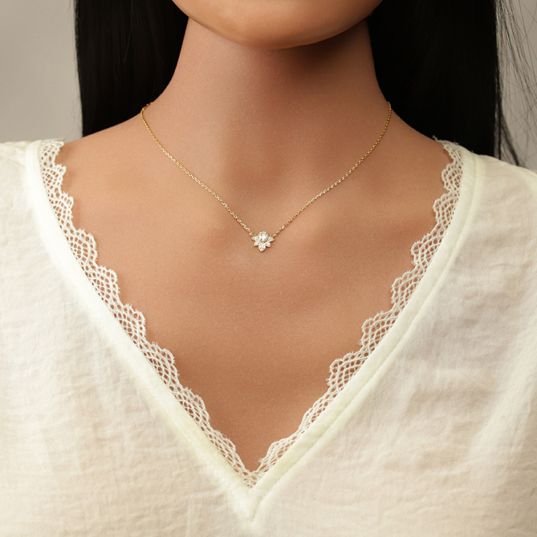 Collier en plaqu� or design floral avec oxydes blancs - 38+4cm - Vue 20