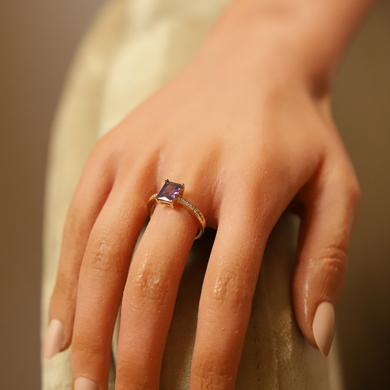 Bague plaqu or avec rectangle oxyde violet - Vue 20