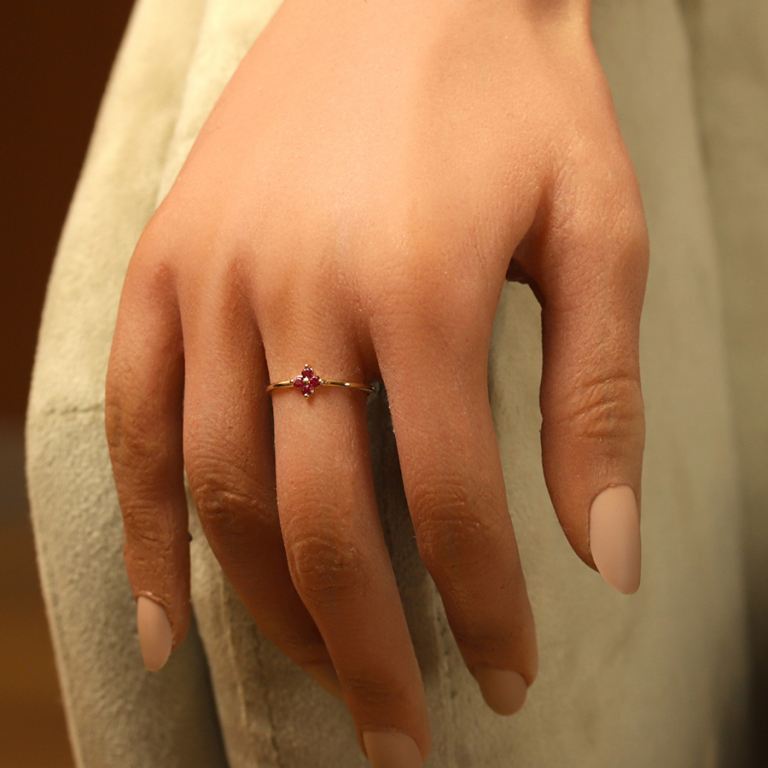 Bague en plaqu� or fleur d\'oxydes rouges - Vue 20