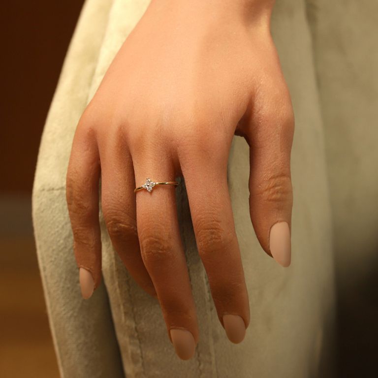 Bague en plaqu� or fleur d\'oxydes blancs - Vue 20