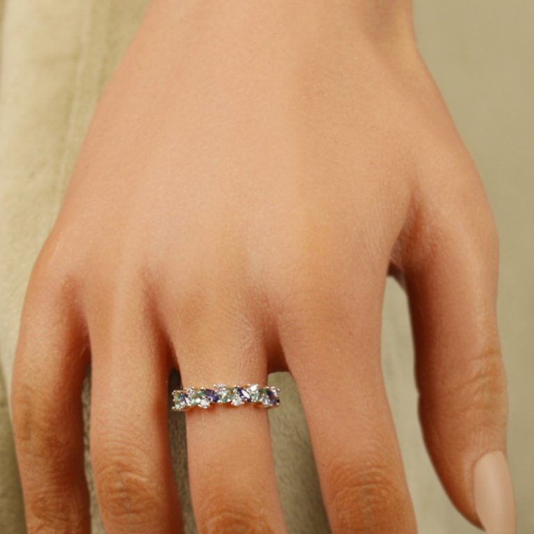 Bague en plaqu� or avec alternance pierre navettes bleu iris� et vert lagon rehauss�e d\'oxydes blancs - Vue 20