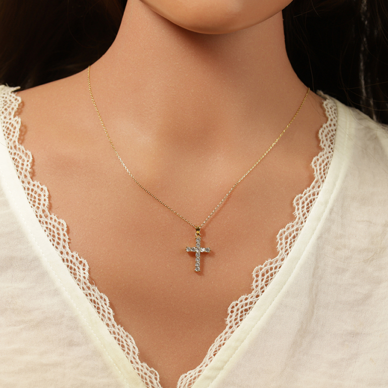 Pendentif en plaqué or croix 20mm x 13mm avec oxydes blancs sertis - Vue 20