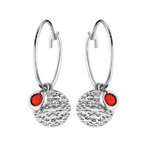 Créoles en argent rhodié anneau avec pampille pierre couleur corail et pastille martelée