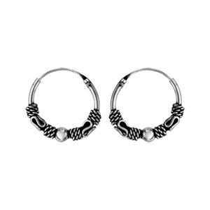 Créoles en argent patiné balinaises avec motifs enroulés, striés, serpentins et boule lisse