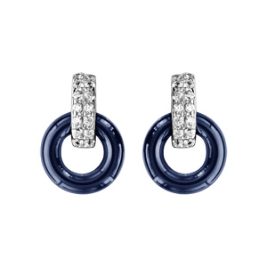 boucles d'oreilles en argent rhodié 1 anneau en céramique bleu marine suspendue à 1 anneau orné d'oxydes blancs sertis et fermoir poussette