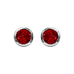 Boucles d’oreilles en argent rhodié avec pierre rouge ronde sertie clos et fermoir poussette