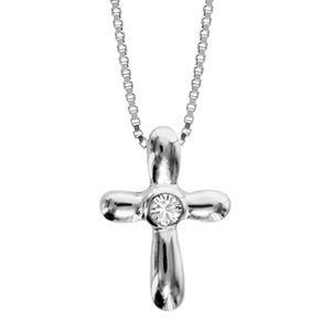 Collier en argent rhodié chaîne avec pendentif croix chrétienne arrondie et ornée d’1 oxyde serti clos au milieu – longueur 42cm + 3cm de rallonge