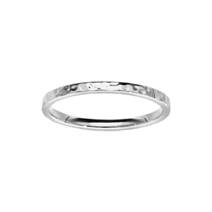 Bague en argent rhodié style alliance fine martelée