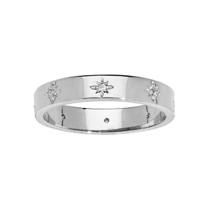 Bague en argent rhodié style alliance avec motifs étoiles et oxydes blancs