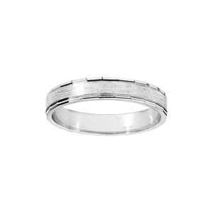 Alliance en argent rhodié 4mm avec bande satinée au milieu et bords bosselés brillants