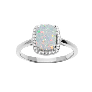 Bague en argent rhodié carré Opale blanche de synthèse et oxydes blancs sertis