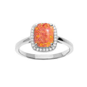 Bague en argent rhodié carré avec Opale orange foncé de synthèse et contour d’oxydes blancs sertis