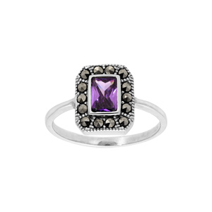 Bague en argent rhodié collection joaillerie oxyde violet et contour Marcassite