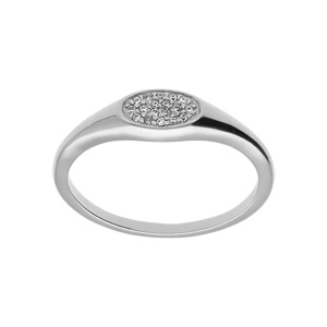 Chevalière femme en argent platiné de forme ovale pavée oxydes blancs sertis