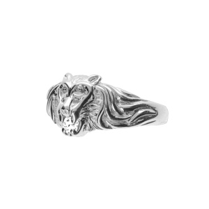 Chevalière lion en argent petit modèle avec oxyde blanc entre les dents