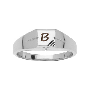 Chevalière en argent rhodié petit plateau carré strié dans l'angle