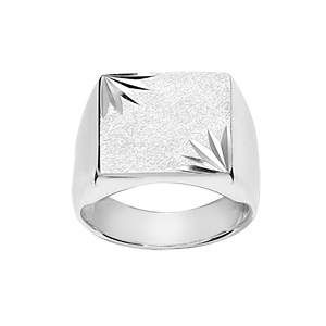 Chevalière en argent plateau carré diamanté ciselé en étoile dans 2 angles