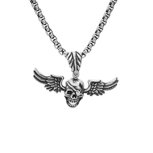 Collier en acier patiné chaîne avec pendentif tête de mort avec ailes 50+10cm