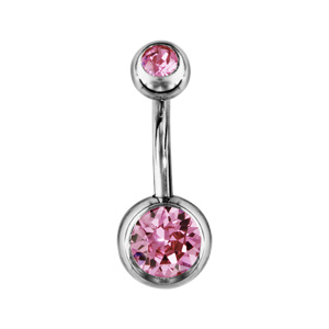 Piercing de nombril en acier et avec oxydes roses sur les boules