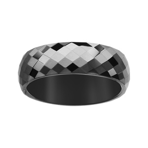 Alliance demi-jonc en céramique noire 7mm avec facettes