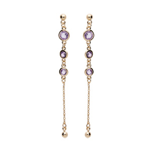 Boucles d’oreille en plaqué or pendantes avec oxydes ronds violets et chaînette et fermoir poussette
