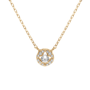 Collier en plaqué or chaîne avec pendentif rond évidé pavé d'oxydes blancs sertis et oxyde blanc cen